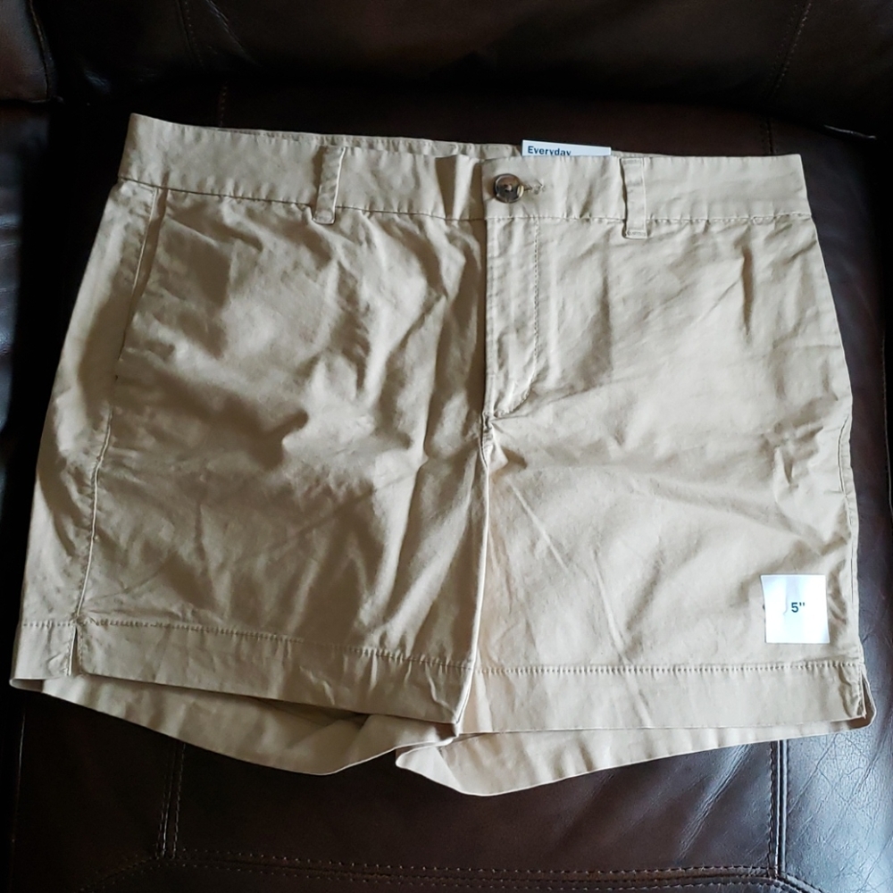 Old Navy khaki Shorts size 12